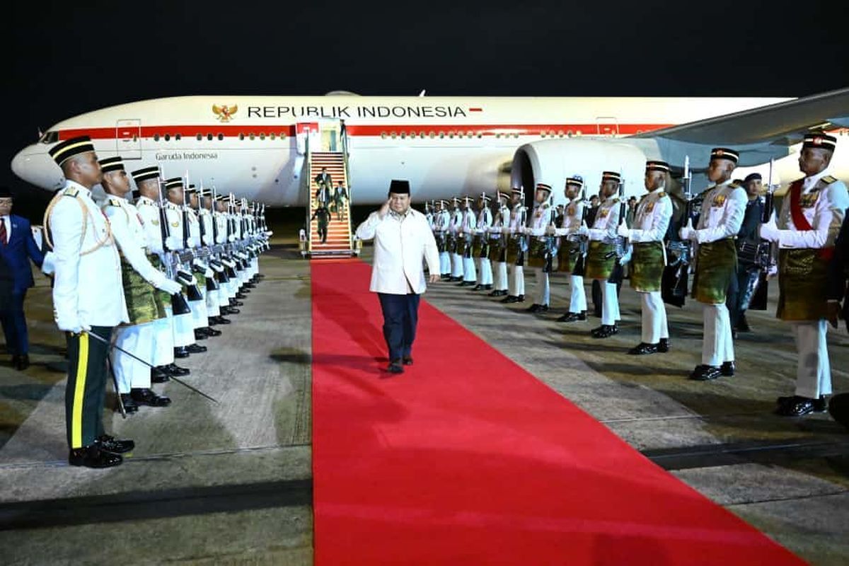 Pasukan Jajar Kehormatan Malaysia, Sambut Presiden Prabowo Saat Tiba Untuk Hadiri KTT ASEAN