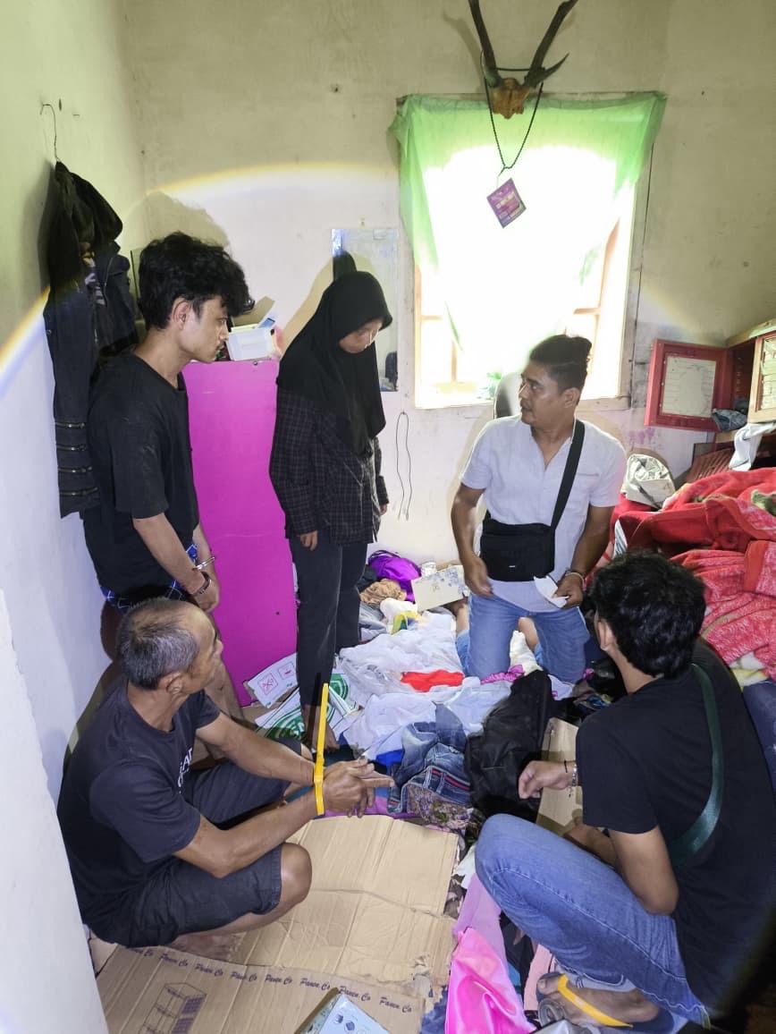 Ayah dan Anak Kompak, Satresnarkoba Padang Panjang Tangkap Pelaku Narkoba di Rumahnya