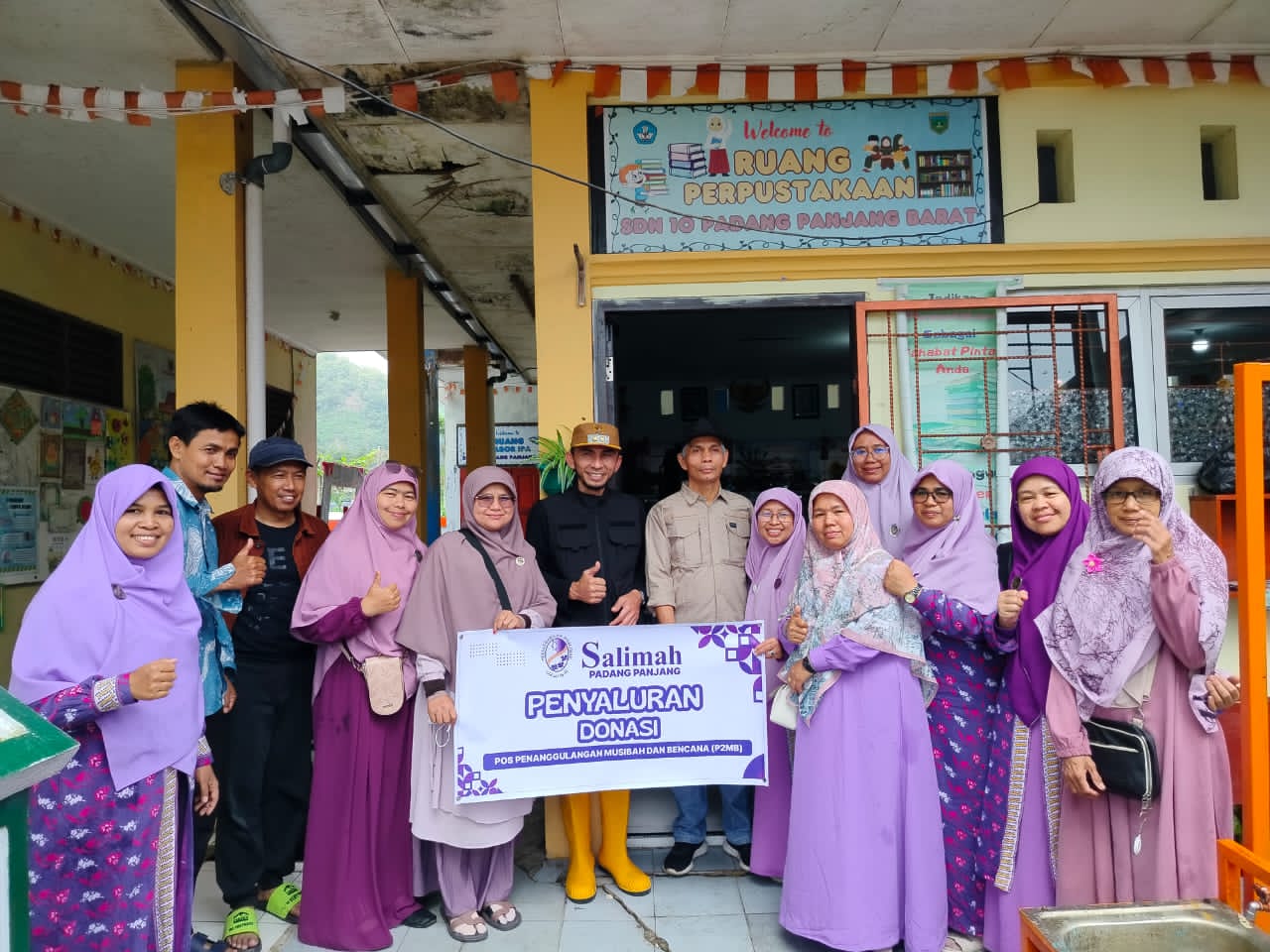 SALIMAH Padang Panjang Datangi Pengungsian, Hadirkan Kepedulian untuk Korban Banjir Bandang