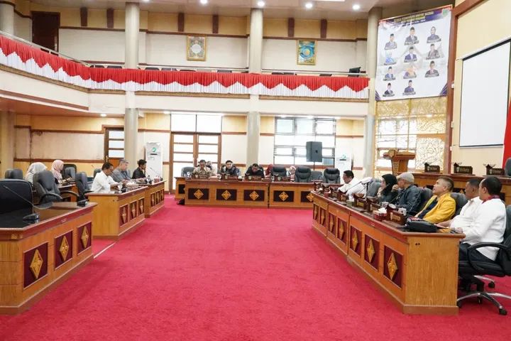 Banggar DPRD Padang Panjang Skors Rapat APBD 2026, Perjuangkan Gaji Layak PPPK Paruh Waktu