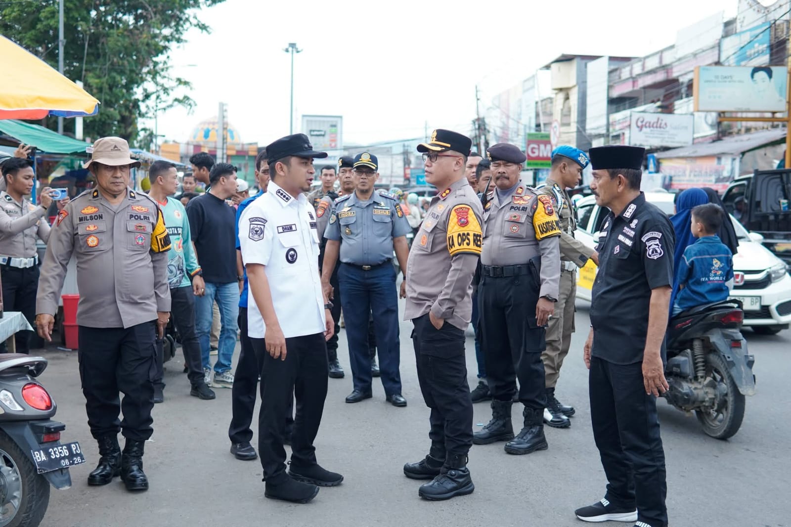 Tinjau Pasar Pabukoan, Walikota Tertibkan Parkir Liar