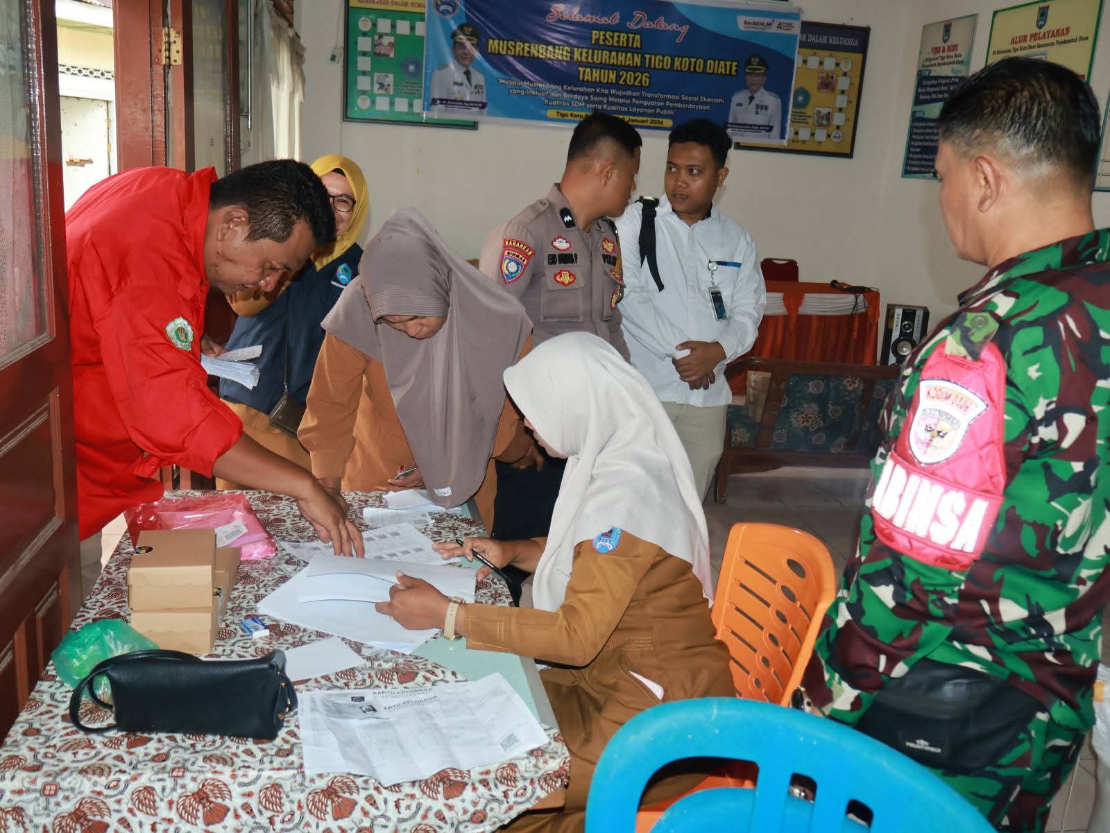 Pemko Payakumbuh Guyur 13.628 KK dengan Ratusan Ton Beras dan Minyak Goreng