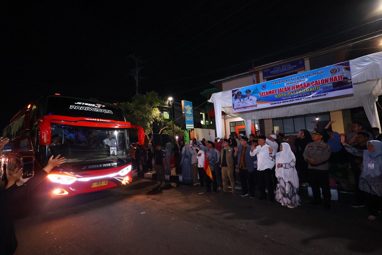 Husrisna Jamhur: Ke Tanah Suci Jangan Lupa Istirahat Biar Gak Tepar